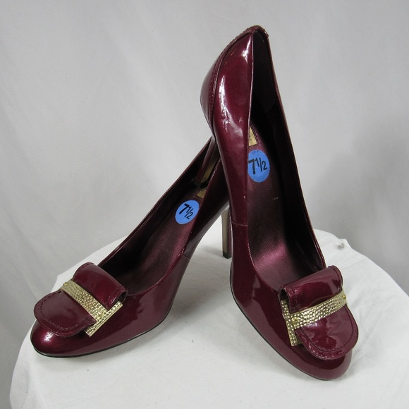 Tahari Shoes - Tahari Pierce Cranberry Red Gold Top Pumps Heels